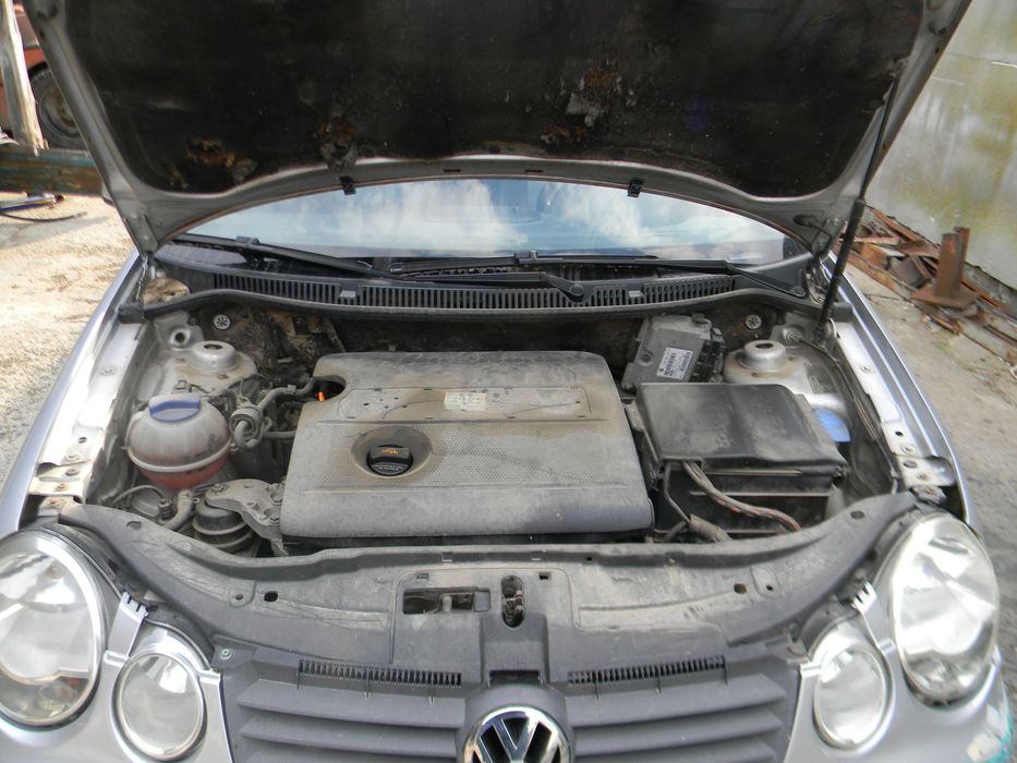 Dezmembrari  VW POLO (9N, 9N3)  2001  > 2012 1.4 16V Benzina
