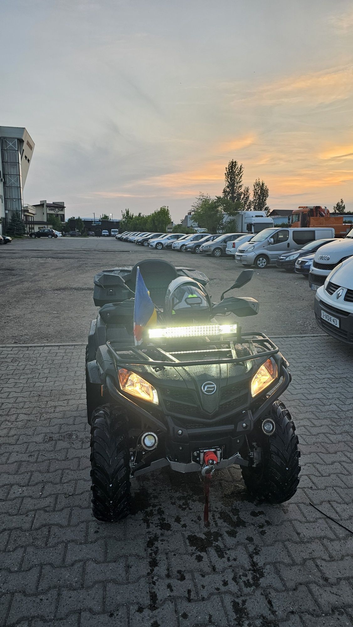 Vînd  CF moto 450 L