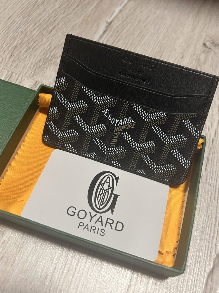 Portofel goyard.