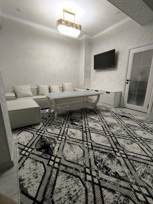 Квартира узок муддатга ижарага берилади