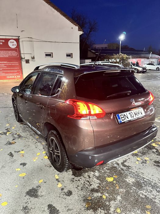 Se vinde Peugeot 2008, din anul 2013, motor 1.6 diesel, automat.