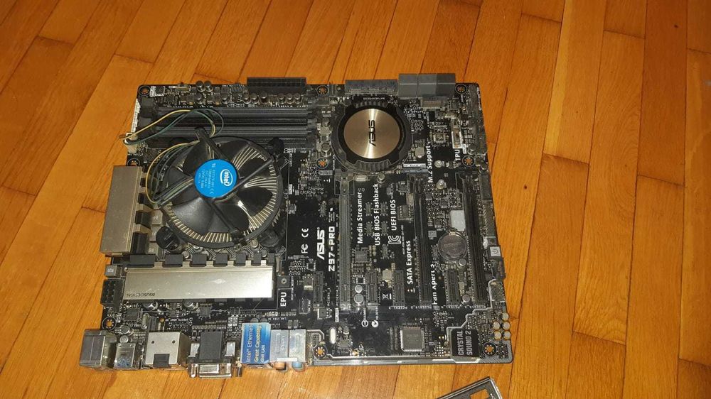 Placa de baza ASUS Z97 PRO-GAMER+Procesor I5-4460+COOLER PROCESOR