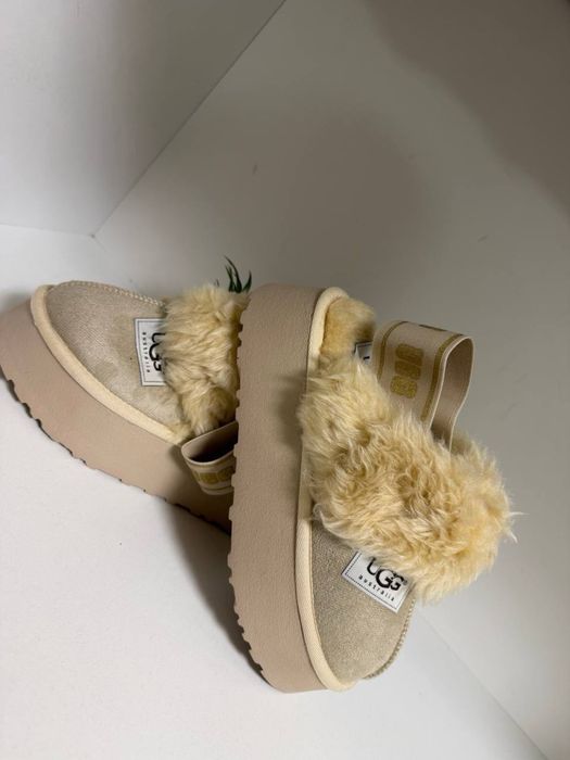 Incaltaminte UGG cu bareta