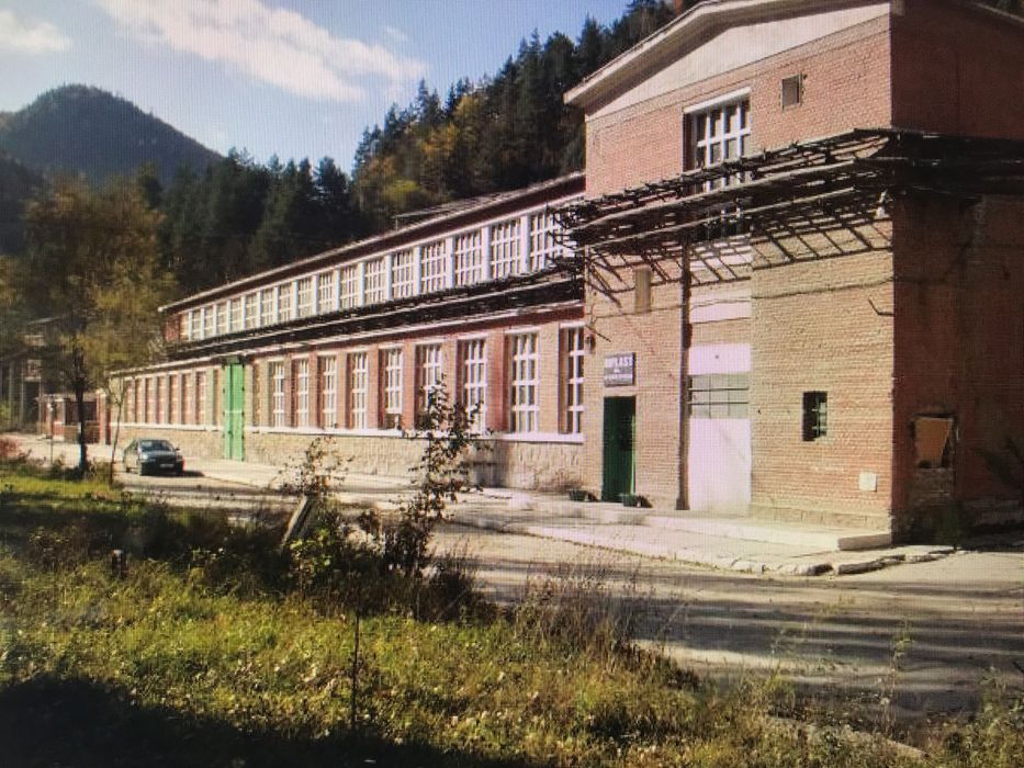 Inchiriere hala /depozit