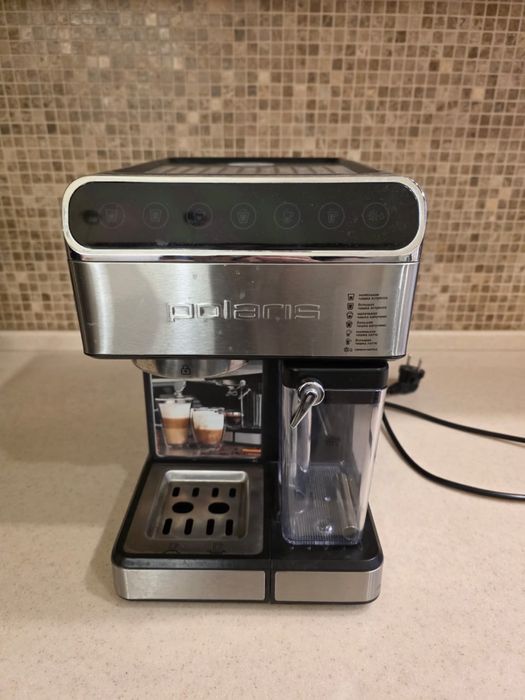 Продам кофеварку Polaris