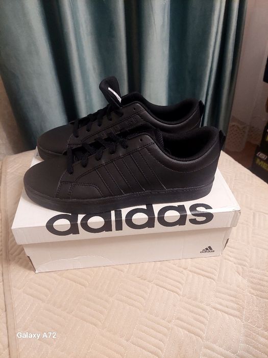 Продается кроссовки мужские  Adidas.  Размер, 44.