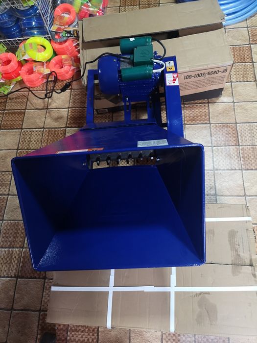 Zdrobitor de fructe cu Tamburi.