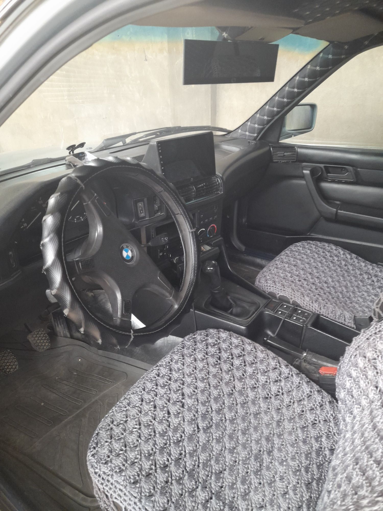Srochna BMW 520 sotiladi