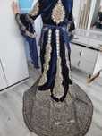 Kaftan ablastru inchis lucrata manual plina de pietricele si paiete..