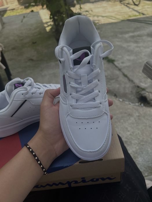 Vand adidasi champion marime 37