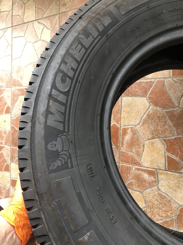 225 75 16 C Michelin de vara