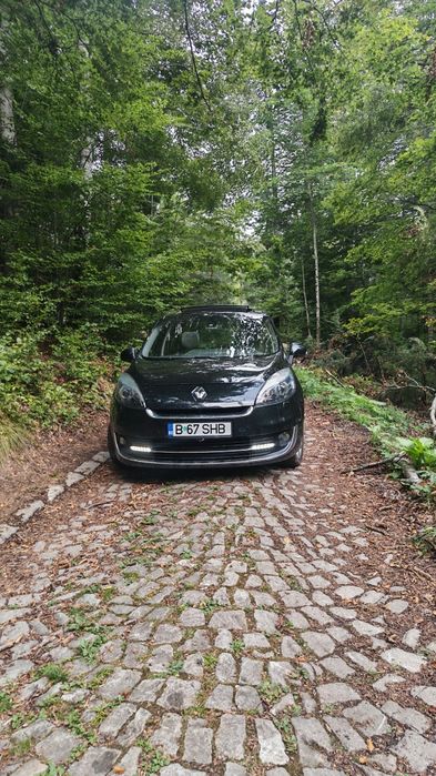 Vând sau Schimb Renault Grand Scenic Panoramic Bose 7 locuri nu bmw