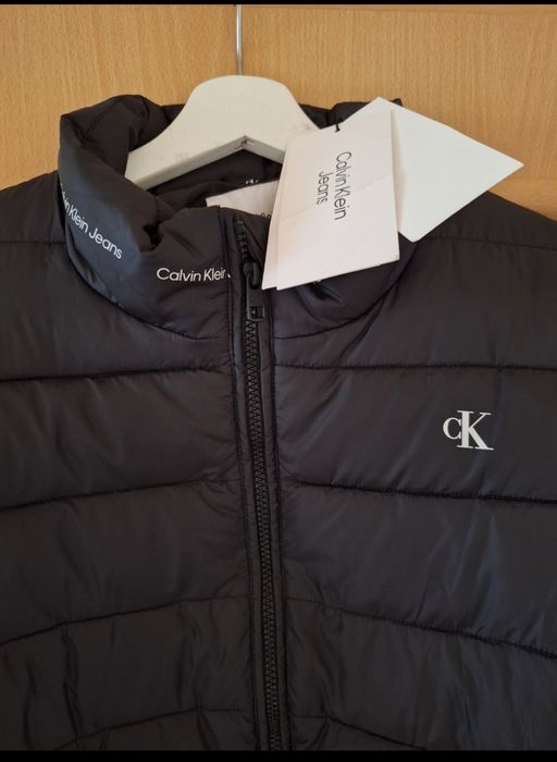 Calvin klein оргининално яке унисекс