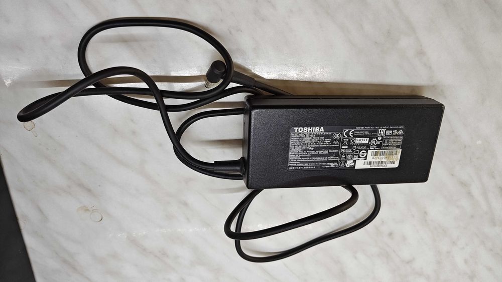 Зарядно за лаптоп TOSHIBA SATELLITE P50-B-10V