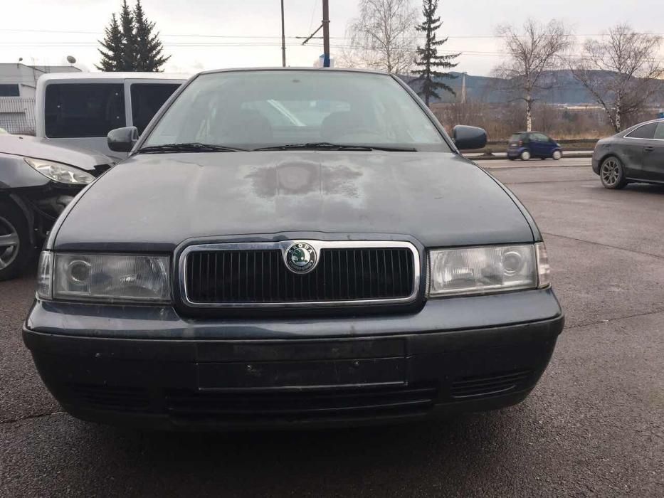 2 броя шкода октавия 1,9 тди 110кс.1,6 101кс. 2001г,skoda octavia