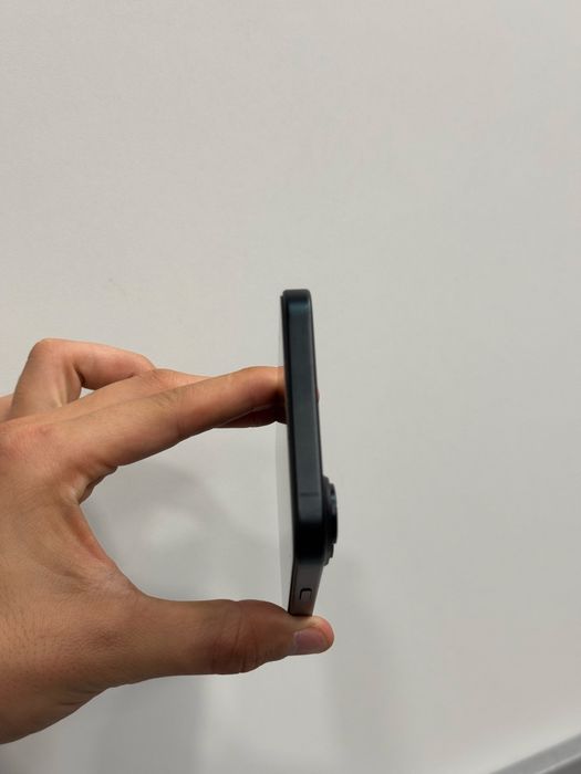 Продавам iPhone 16 PLUS 100% батерия