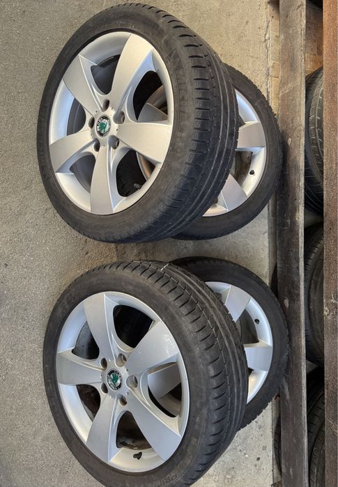 Jante R17 Originale Skoda Anvelope foarte bune 225/45