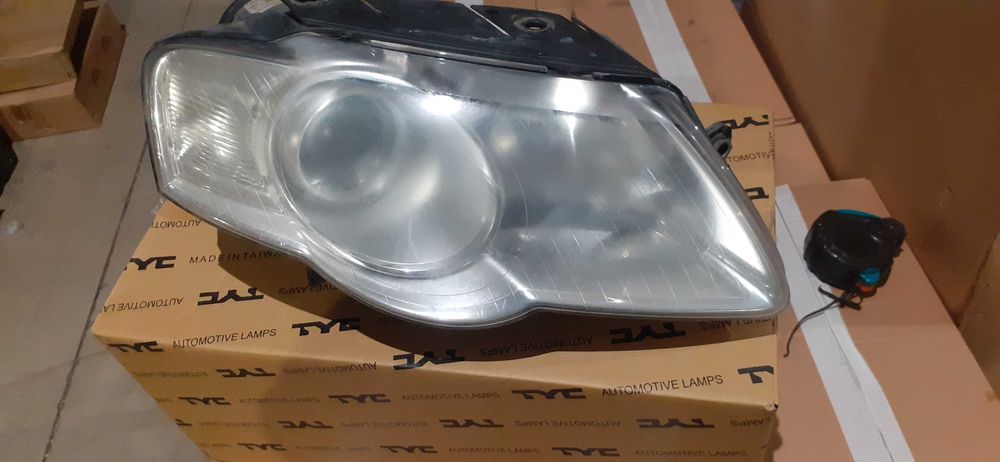 Десен фар за Passat B6