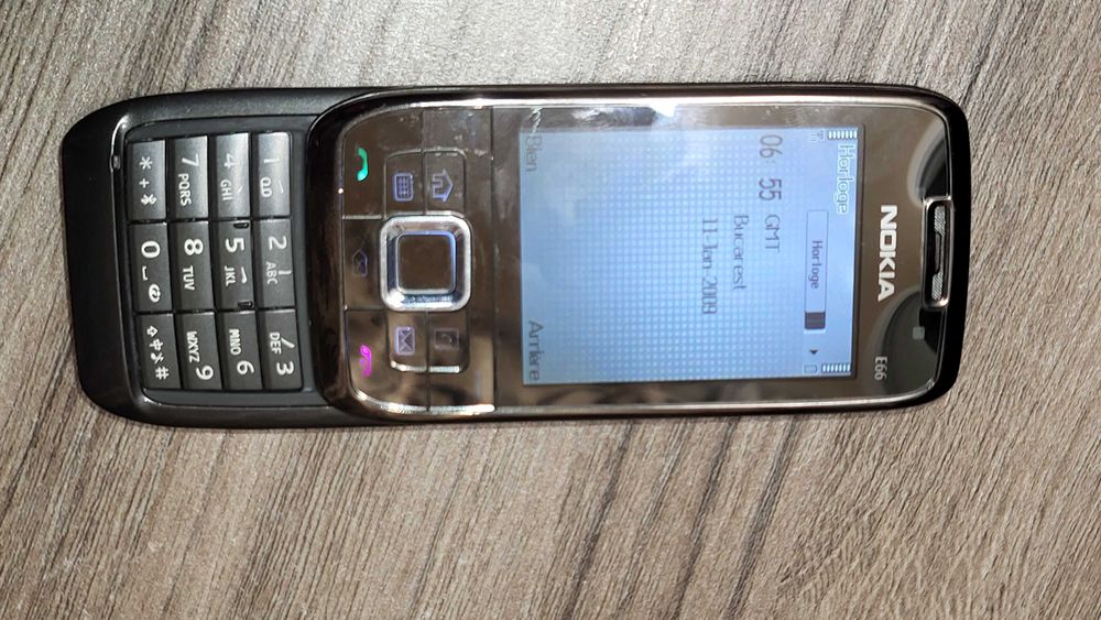 NOKIA E66 telefon fuctional liber de retea