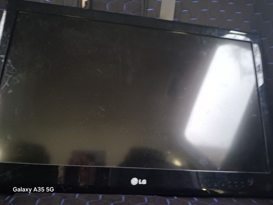 ТеоевизорLG б/у без выхода в ютуб,в рабочем состоянии с пультом,работа