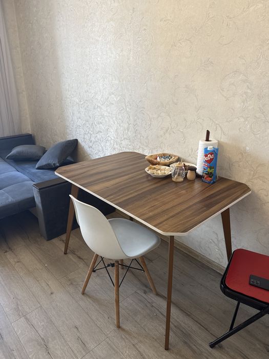 Стол  год назад покупал за 20к  щас даю за 5к