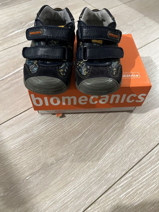 Обувки/Сандали Biomecanics, Clarks