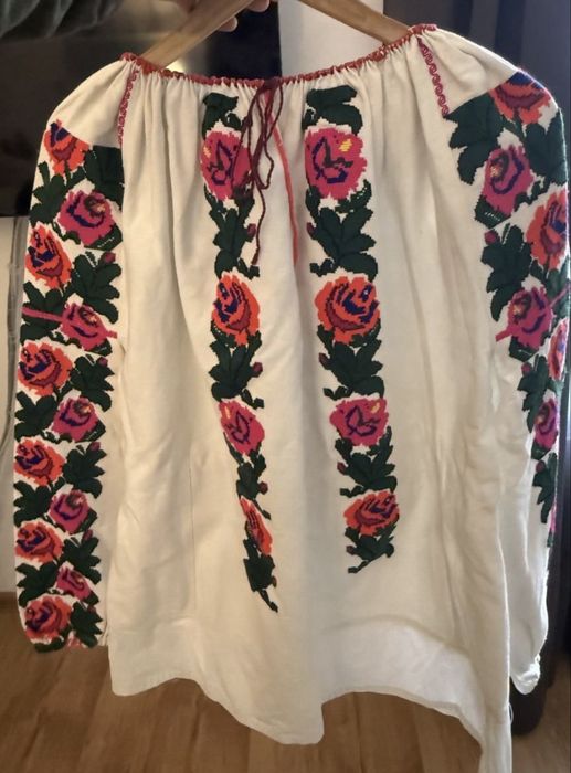 Ie cusuta manual de peste 100 de ani