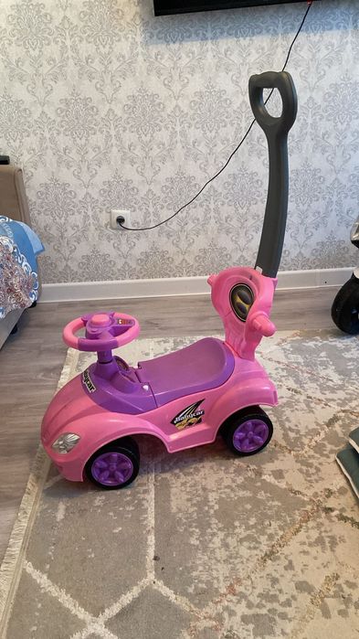 Детская машина для маленьких детей