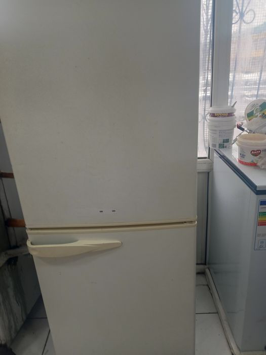 Продам холодильник