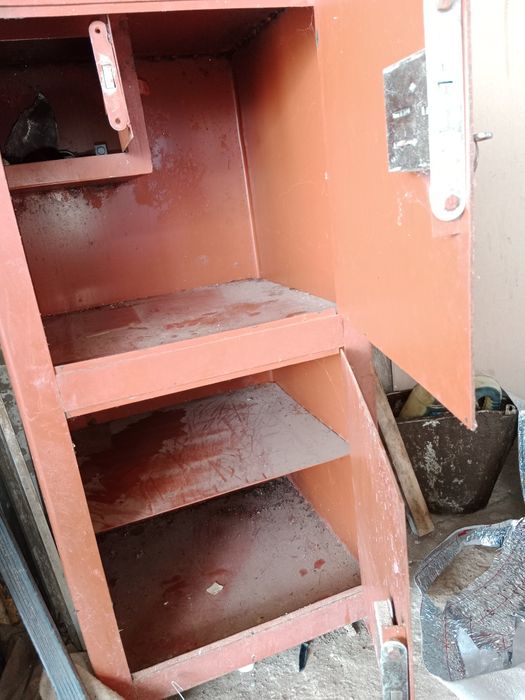 Продам железный сейф