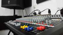 Vând echipamente audio