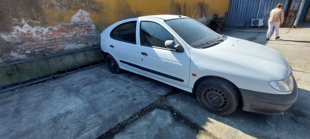 Рено    .  Меган