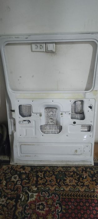 Damas eshik chap tomon