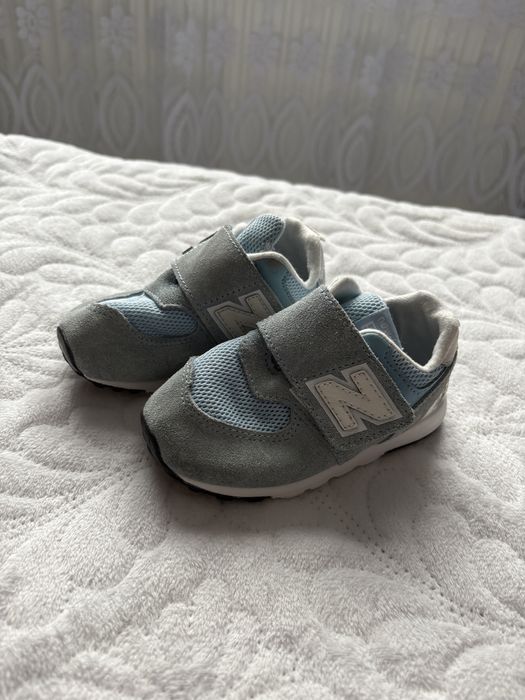 Adidasi new balance marimea 21