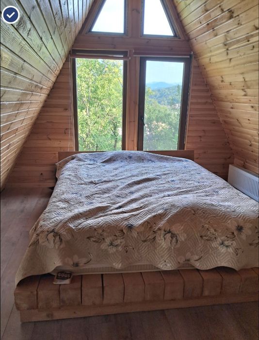 Casa noua, langa pădure cu living înalt de 7m,