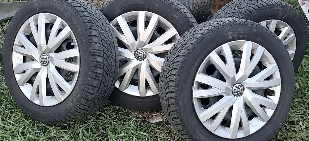 Vând jante tablă originale volkswagen EOS echipate cu anvelope de iarn