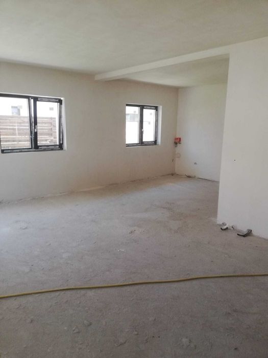 Casa Floresti Sub Cetate Baza Sportiva Parc Poligon cu CF