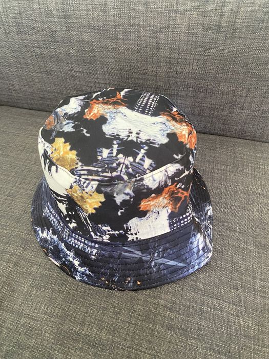 Шапки идиотки двулицеви