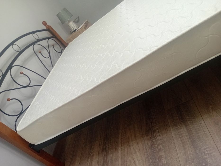 Матрас новый продаю.