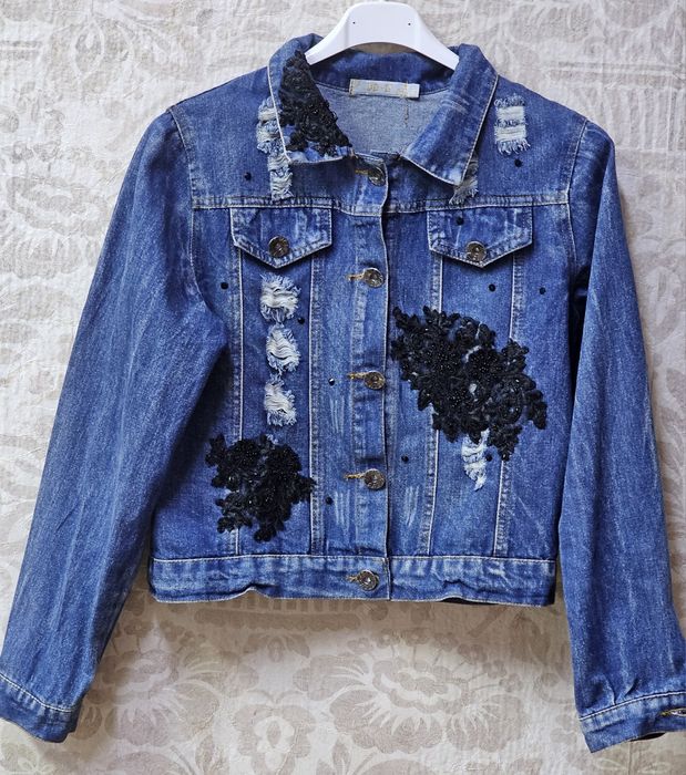 Дамско дънково яке с дантела и камъни