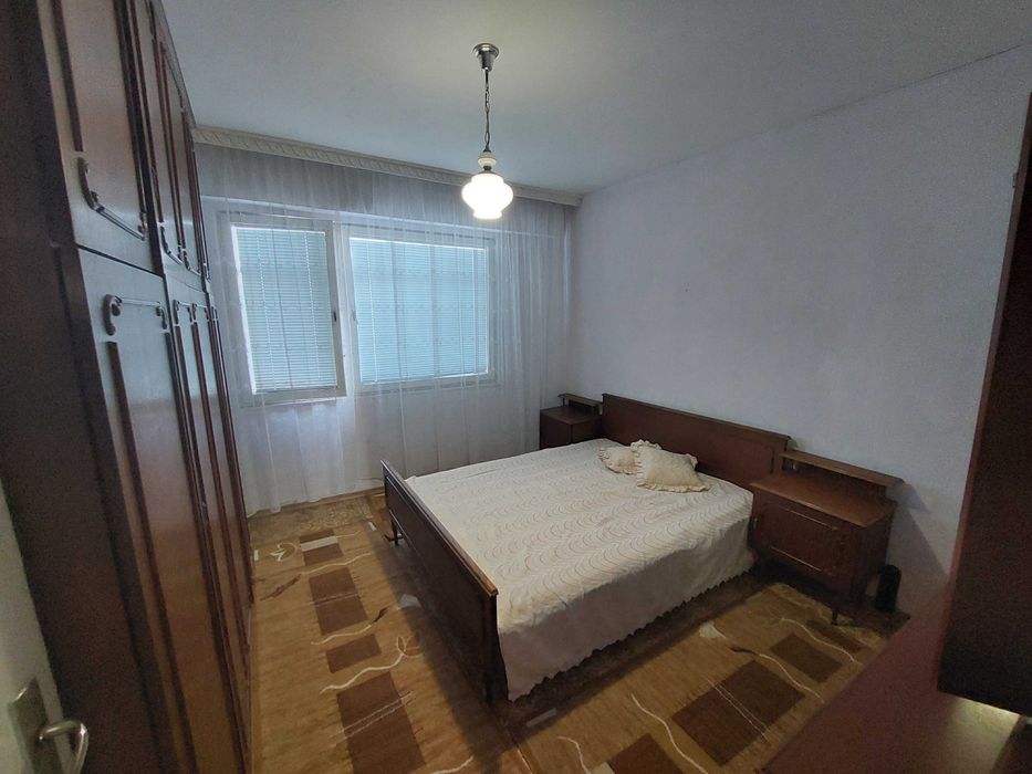 Дава се под наем Двустаен апартамент в Бургас, Меден рудник - зона А - 69 кв.м за 102 € - Снимка #1