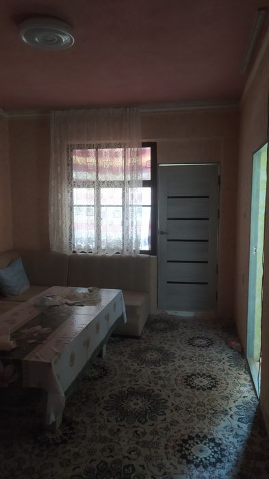 Продаю квартиру адрес охангарон эвалайк 30000$ двух комн с мебелью