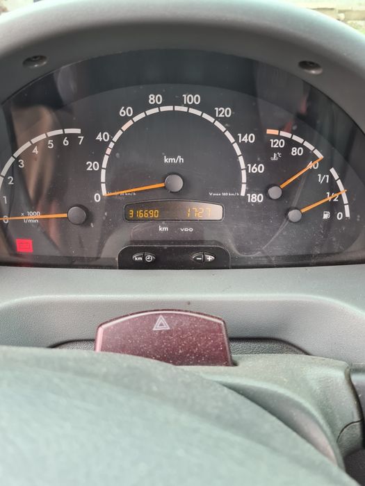 Vând Mercedes sprinter