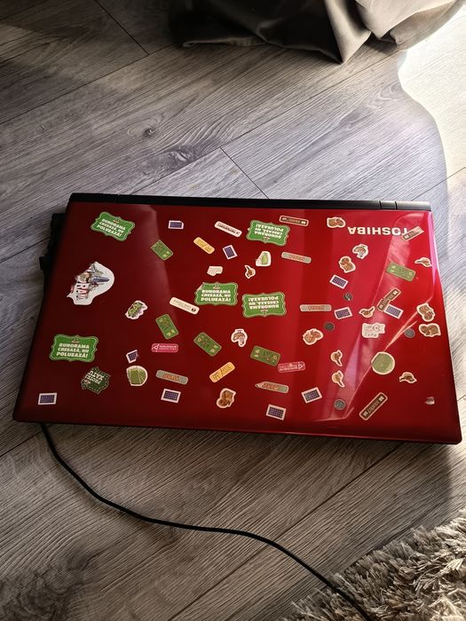 Laptop Toshiba Cu Procesor I3 Funcțional