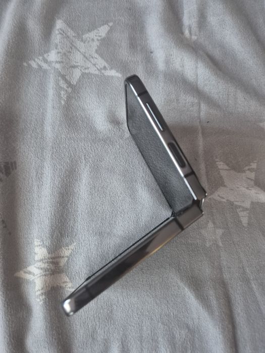 Samsung Galaxy Z Flip 4 Impecabil