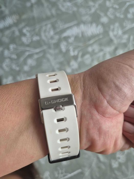 G-shok часовник  бял