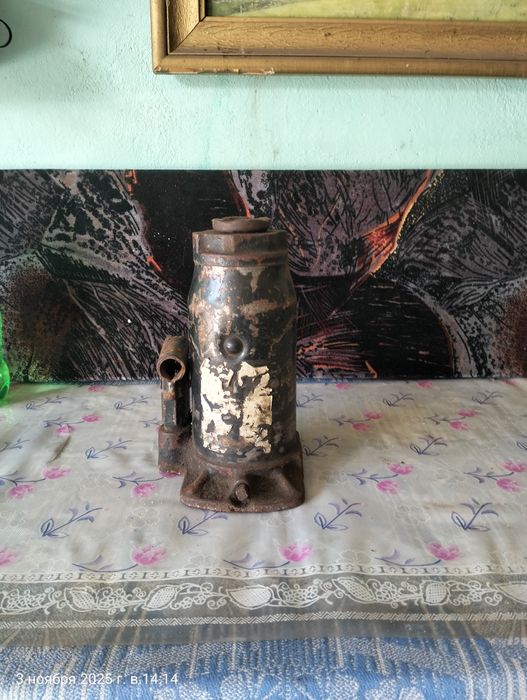 Продам домкрат гидравлический 8т