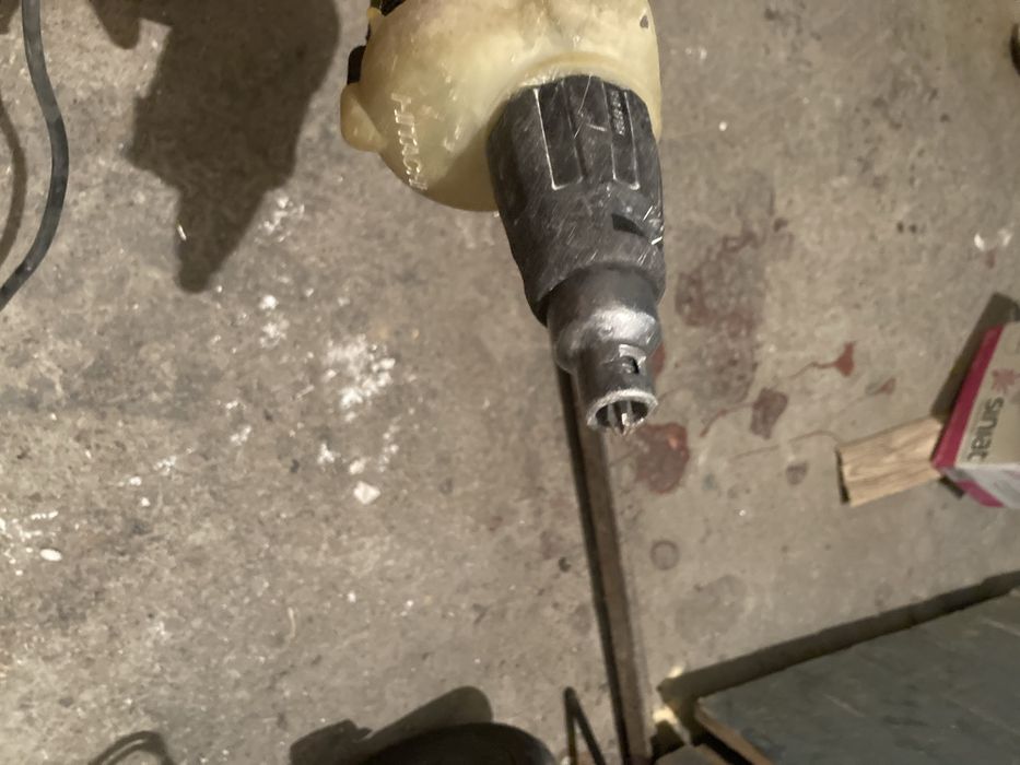 Винтоверт за гипсокартон HITACHI