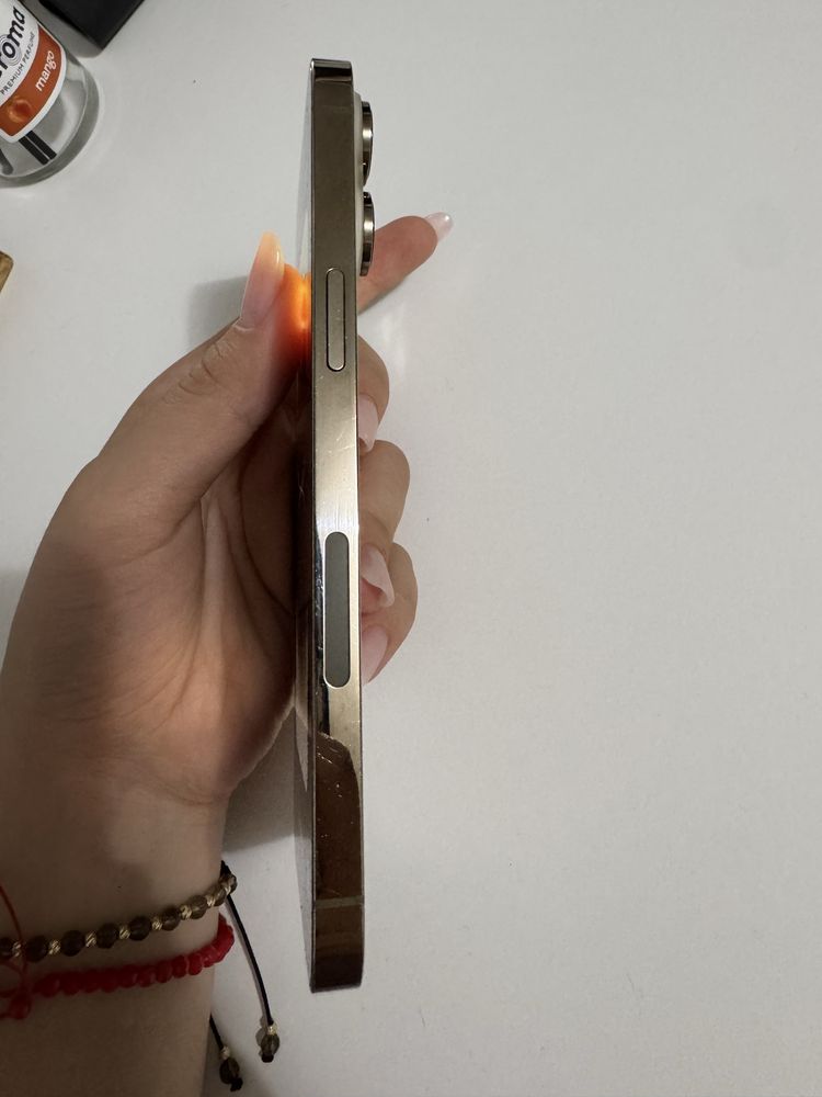 Iphone 14 pro max gold