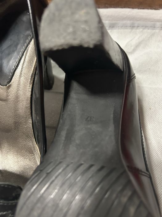 Pantofi din piele cu toc si siret